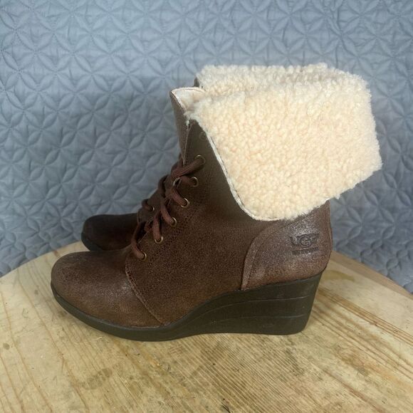 UGG Boots Women’s 7 1003360 Pure Brown Wool Lined Round Toe Wedge Ankle Booties - Picture 3 of 8